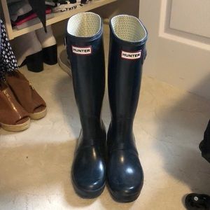 Tall hunter boot
